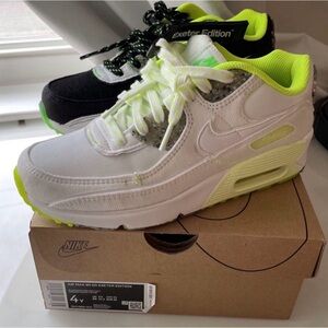 Nike Air Max 90 White and Lime Green Sneakers